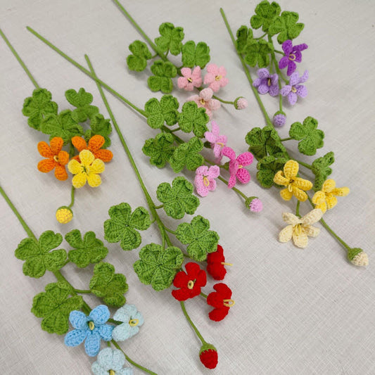 Bouquet de trèfles tricoté et crocheté à la main