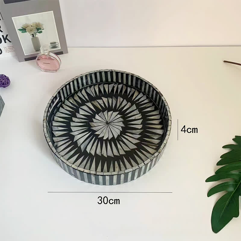 Plateau de desserts légers et luxueux avec coquillages