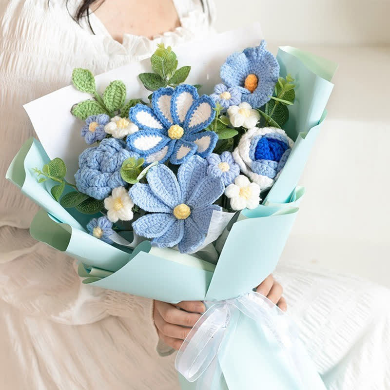 Bouquet de cosmos bipinnatus tricoté à la main au crochet