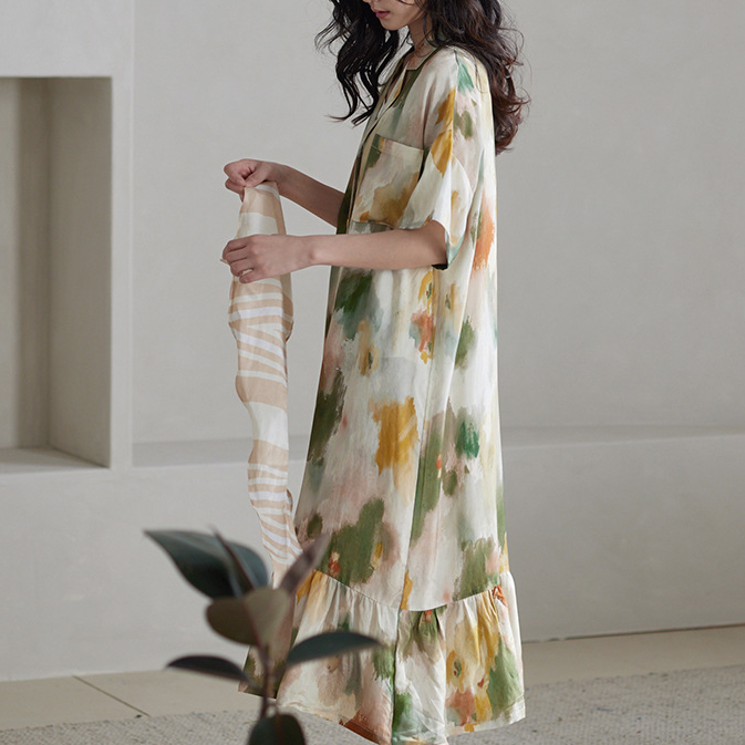 Chemise de nuit douce et décontractée en satin batik