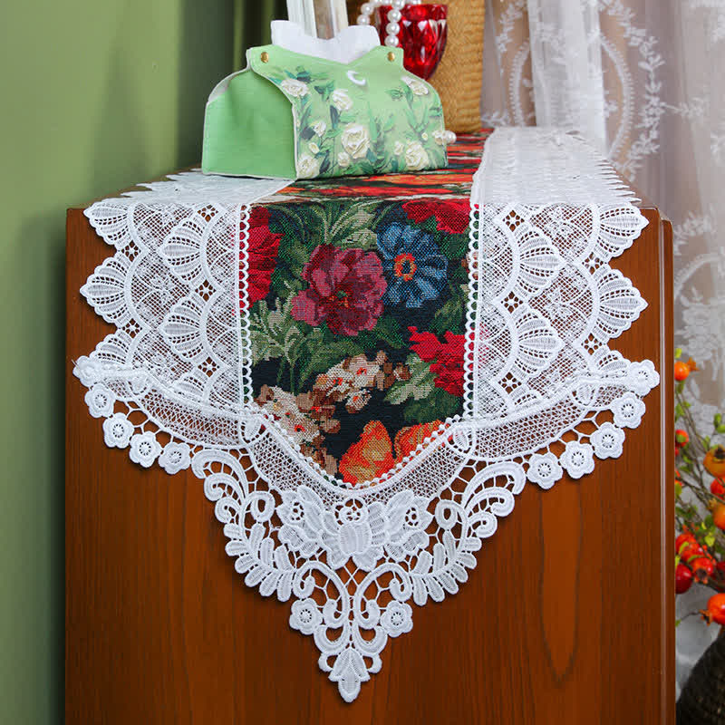 Chemin de table patchwork vintage avec dentelle florale
