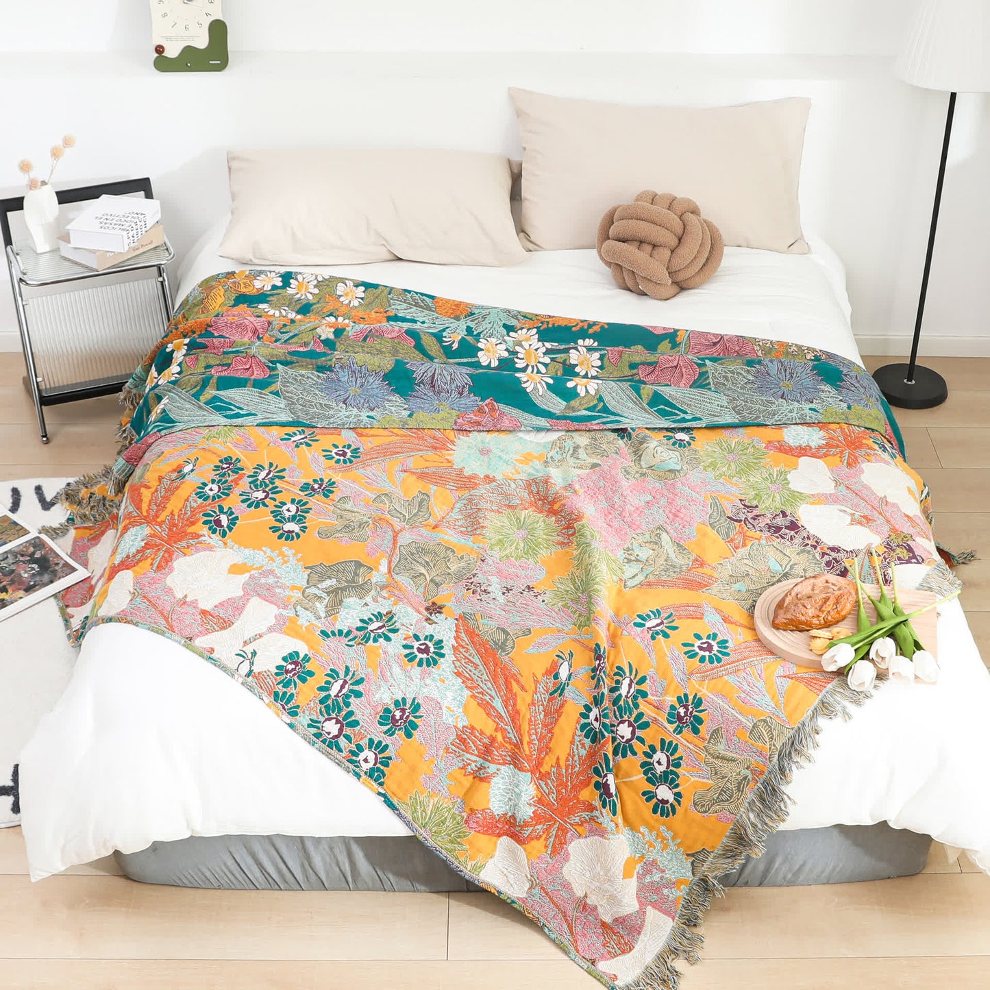 Couverture réversible en gaze de coton avec motif de fleurs de jardin