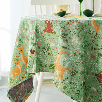 Nappe mignonne avec des animaux de la jungle et des cerfs