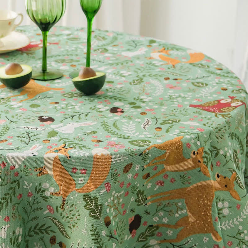 Nappe mignonne avec des animaux de la jungle et des cerfs
