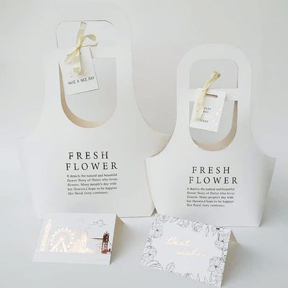 Sacs cadeaux en papier kraft avec motif floral et poignée