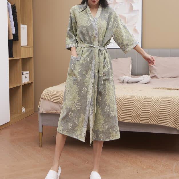 Peignoir kimono respirant en gaze florale jacquard