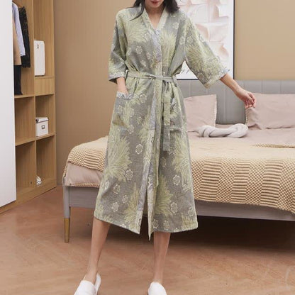 Peignoir kimono respirant en gaze florale jacquard