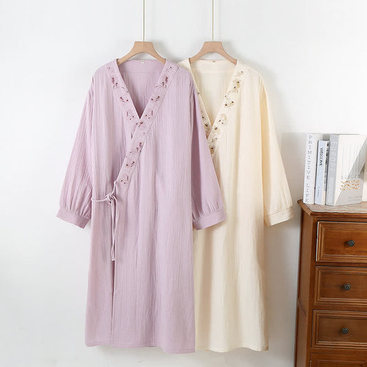 Chemise de nuit en gaze de coton douce avec broderie florale