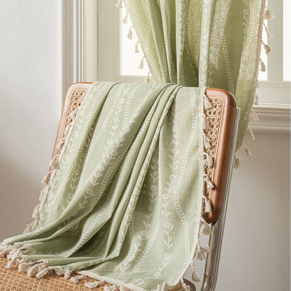Rideau transparent rustique avec motif floral et feuilles et pompons incurvés