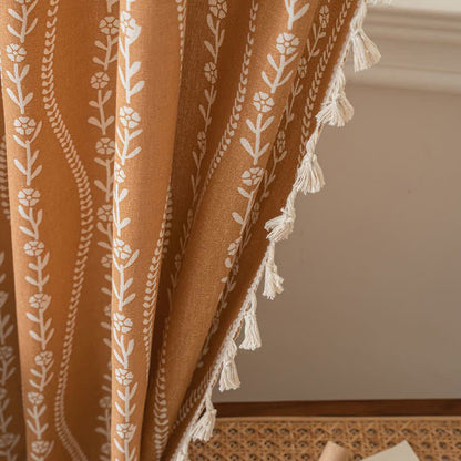 Rideau transparent rustique avec motif floral et feuilles et pompons incurvés