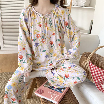 Ensemble de vêtements d'intérieur à col rond avec imprimé floral et papillon