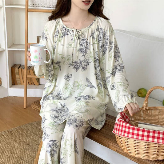 Ensemble de vêtements d'intérieur à col rond avec imprimé floral et papillon