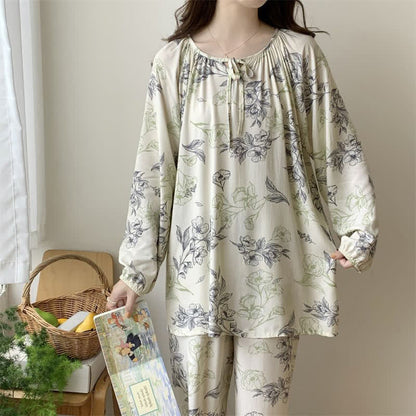 Ensemble de vêtements d'intérieur à col rond avec imprimé floral et papillon