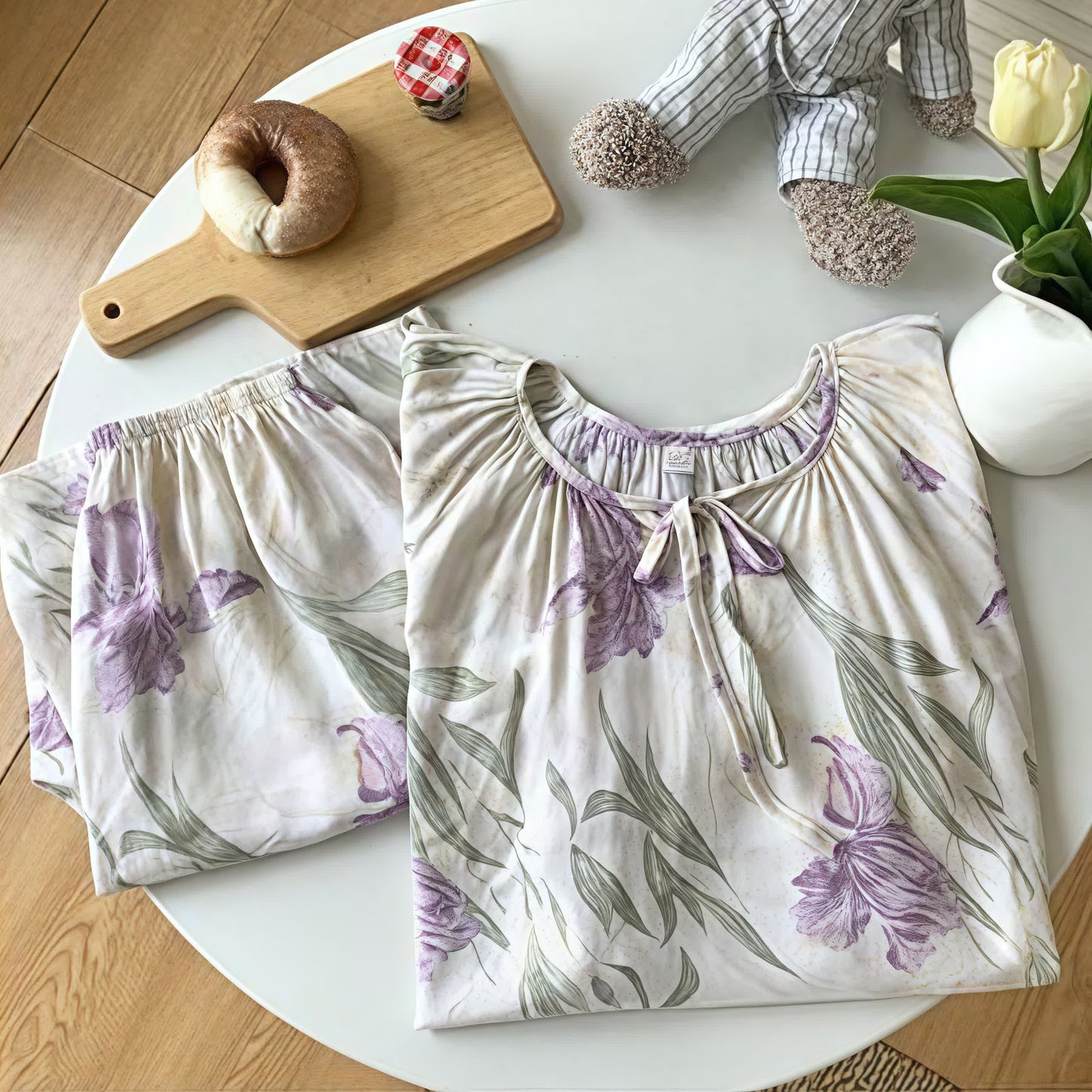 Ensemble de vêtements d'intérieur à col rond avec imprimé floral et papillon