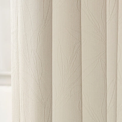 Rideau minimaliste moderne avec structure filtrant la lumière
