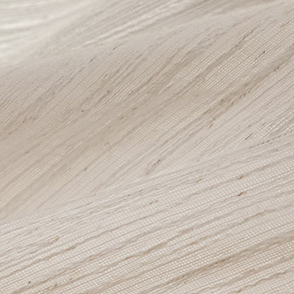 Rideau minimaliste moderne avec structure filtrant la lumière