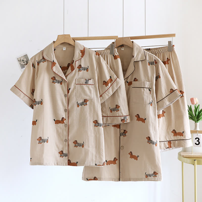 Ensemble pyjama à manches courtes mignon avec un couple de teckels