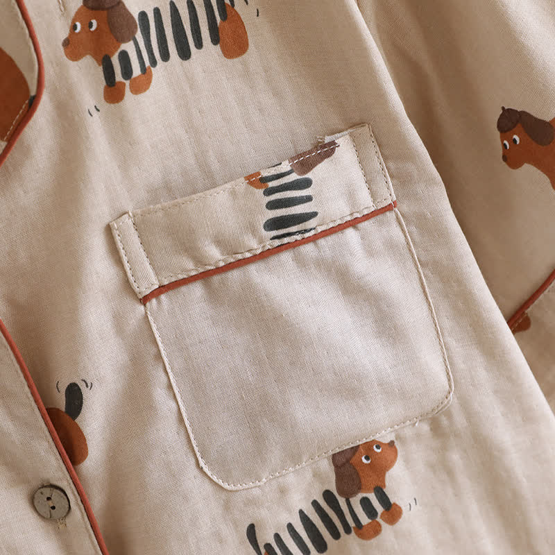 Ensemble pyjama à manches courtes mignon avec un couple de teckels