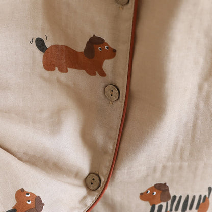 Ensemble pyjama à manches courtes mignon avec un couple de teckels
