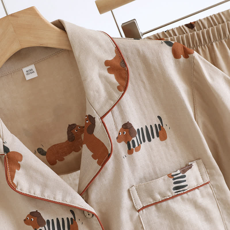 Ensemble pyjama à manches courtes mignon avec un couple de teckels