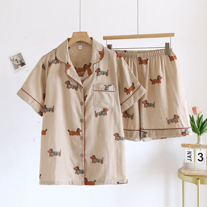 Ensemble pyjama à manches courtes mignon avec un couple de teckels