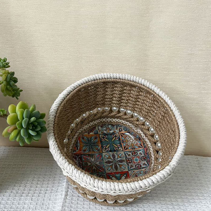 Panier de rangement en dentelle et perles tissées à la main
