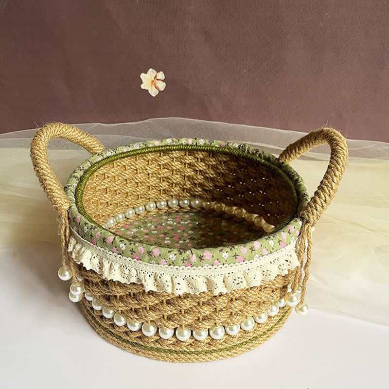 Panier de rangement rustique tissé à la main avec dentelle florale et perles