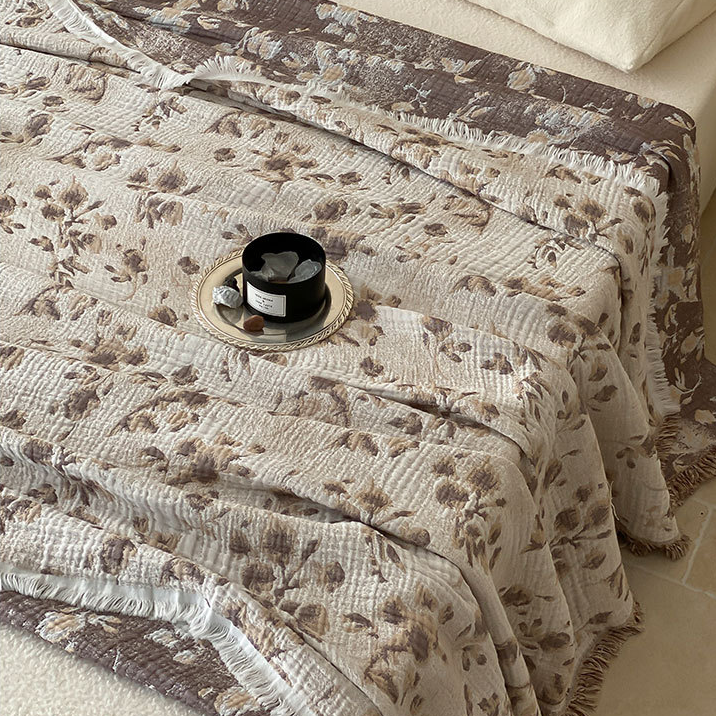 Couette réversible en gaze de coton avec motif floral vintage et pompons
