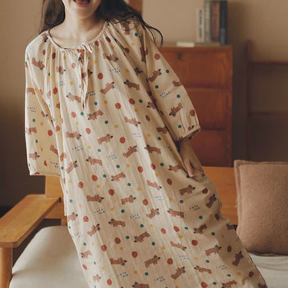 Jolie chemise de nuit confortable en gaze de coton avec chien