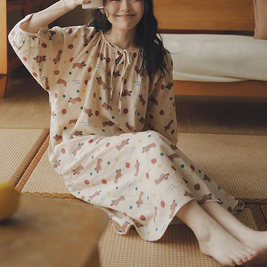 Jolie chemise de nuit confortable en gaze de coton avec chien