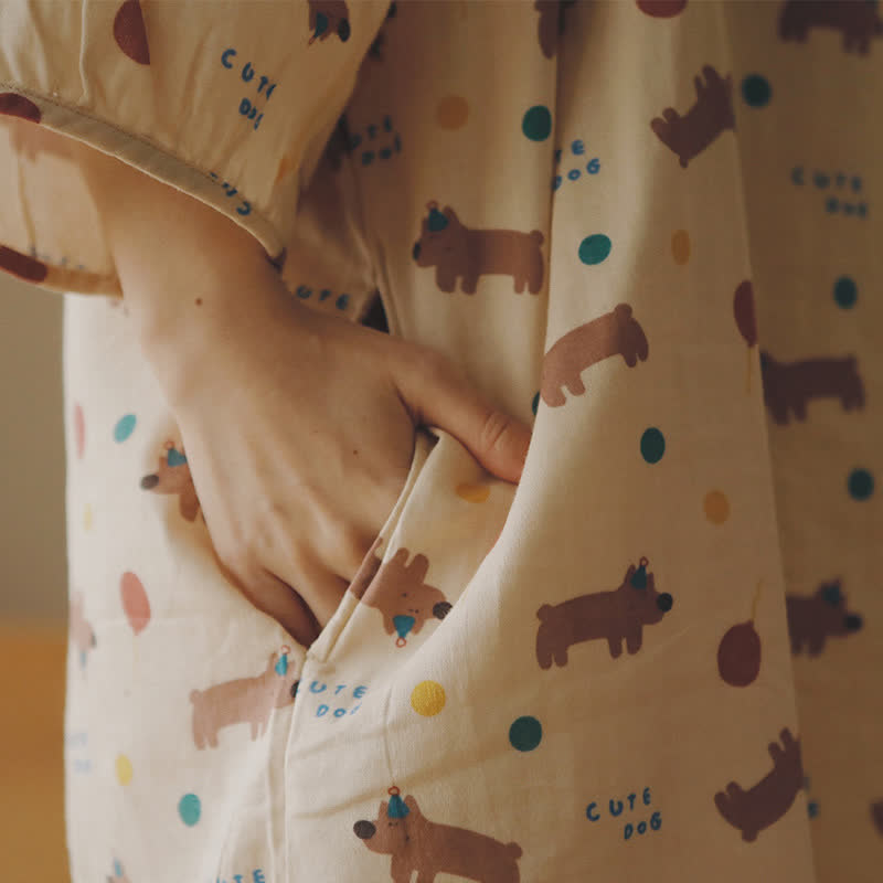Jolie chemise de nuit confortable en gaze de coton avec chien