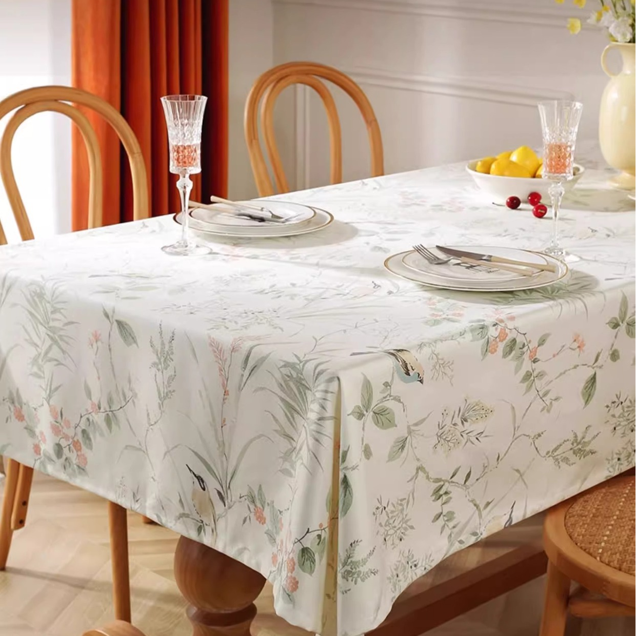 Nappe imperméable et anti-plis motif pie pastorale