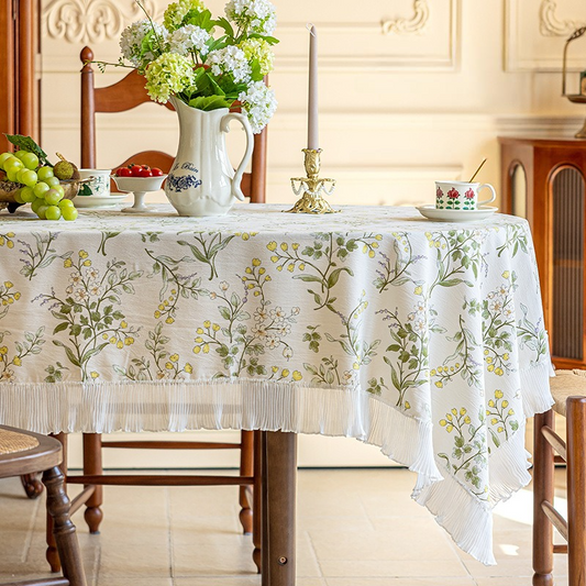 Nappe de style pastoral avec bordure en dentelle