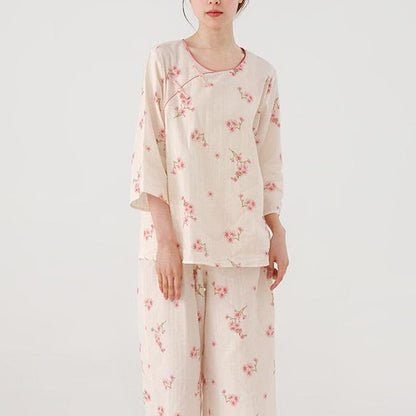 Ensemble de nuit élégant en gaze de coton avec fleurs de prunier