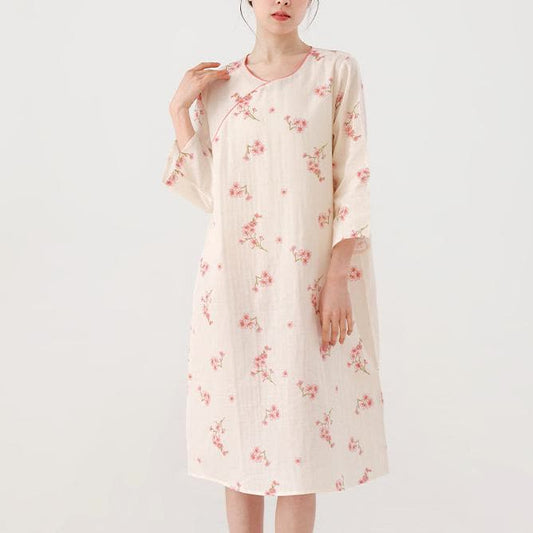 Chemise de nuit en gaze de coton douce avec fleurs de prunier