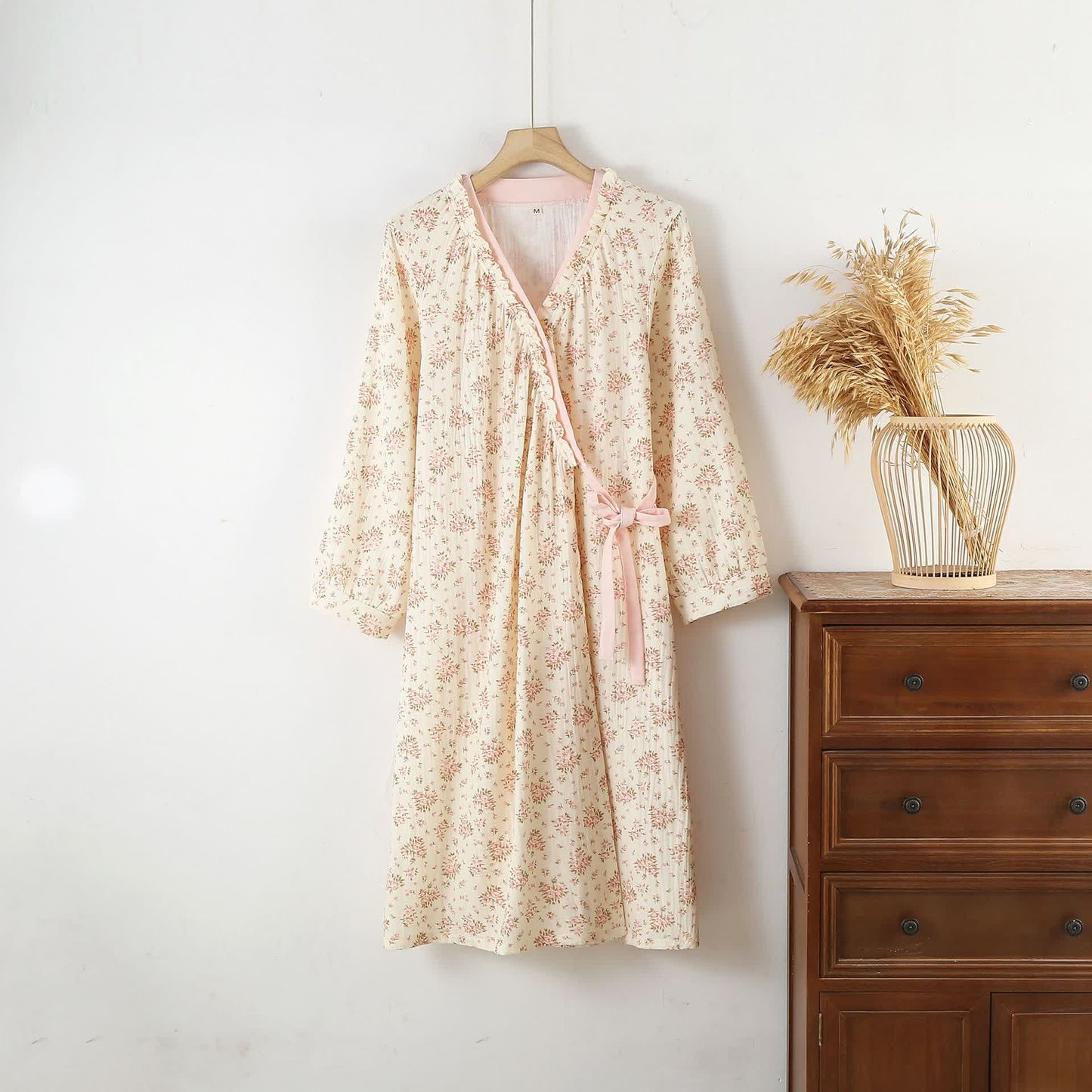 Chemise de nuit à manches longues en double gaze de coton à motif floral