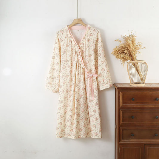 Chemise de nuit à manches longues en double gaze de coton à motif floral