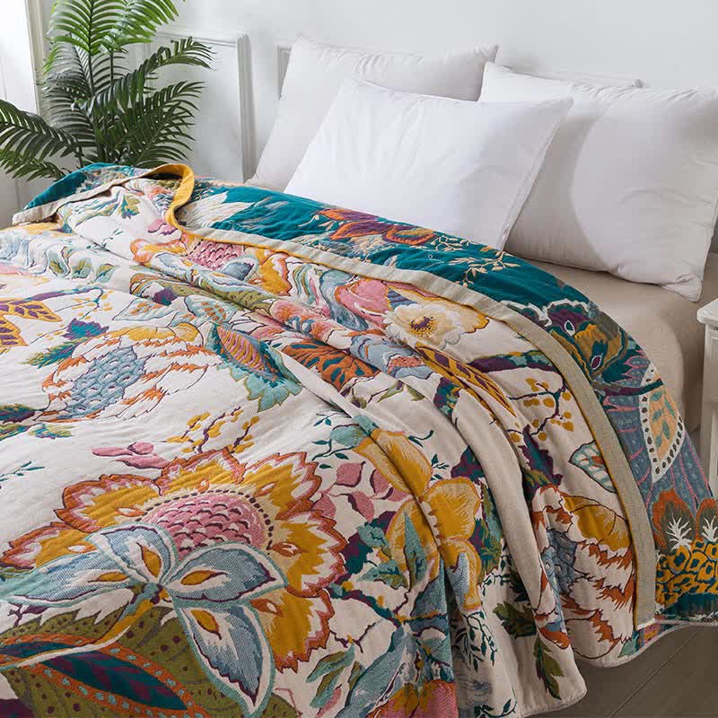Couette réversible en gaze de coton avec un motif floral rustique