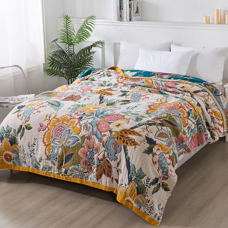 Couette réversible en gaze de coton avec un motif floral rustique