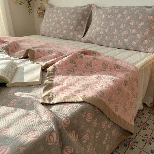 Couette réversible en gaze de coton à motif rose