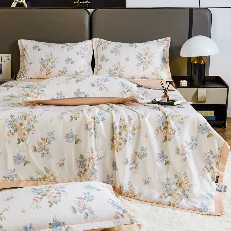 Couette d'été douce de style campagnard avec motif floral