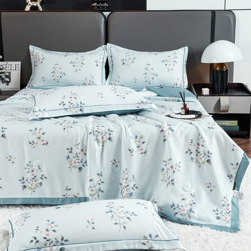 Couette d'été douce et rustique bleue à motif floral