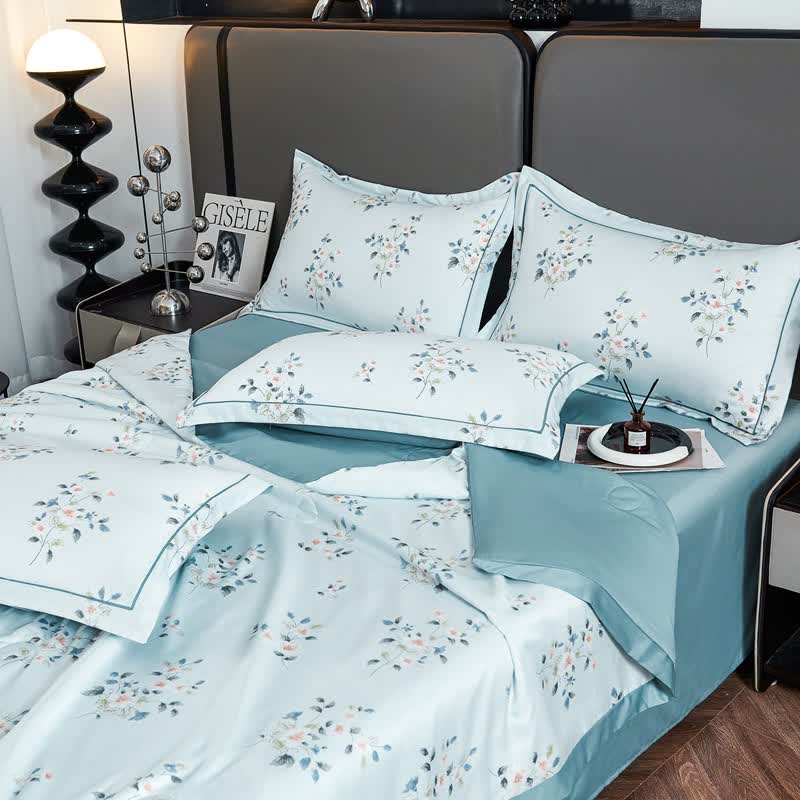 Couette d'été douce et rustique bleue à motif floral