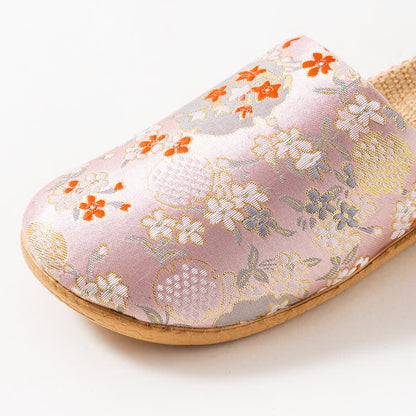 Chaussons antidérapants avec broderie florale