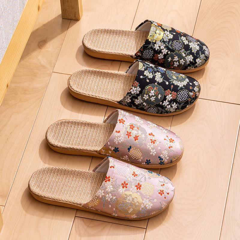 Chaussons antidérapants avec broderie florale