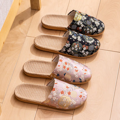 Chaussons antidérapants avec broderie florale