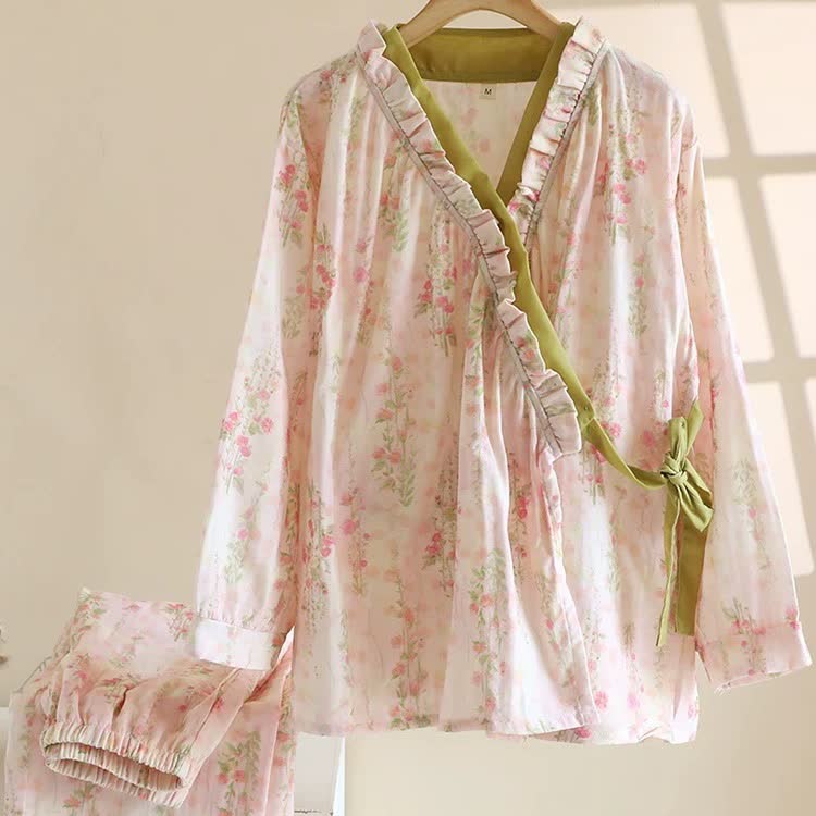 Ensemble de vêtements d'intérieur en gaze de coton avec imprimé rose et devant asymétrique
