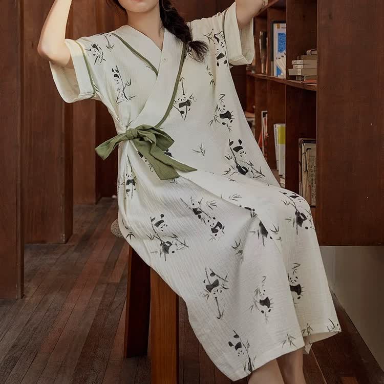 Chemise de nuit rembourrée avec imprimé panda et poche