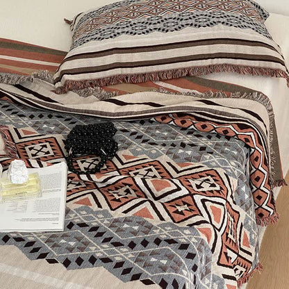 Couette en gaze de coton à quatre couches avec pompons de style ethnique
