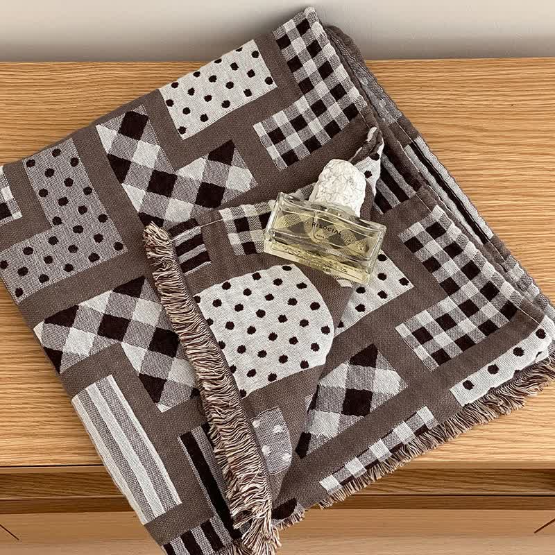 Couette en gaze de coton à quatre couches avec pompons et motif à pois à carreaux